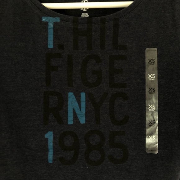 NWT Tommy Hilfiger Graphic Tee Scoop Neck Navy - Picture 2 of 5